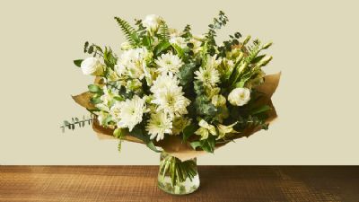 זר פרחים אהבה בלבן