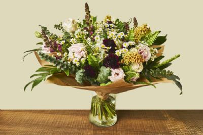 זר פרחים פריסטייל